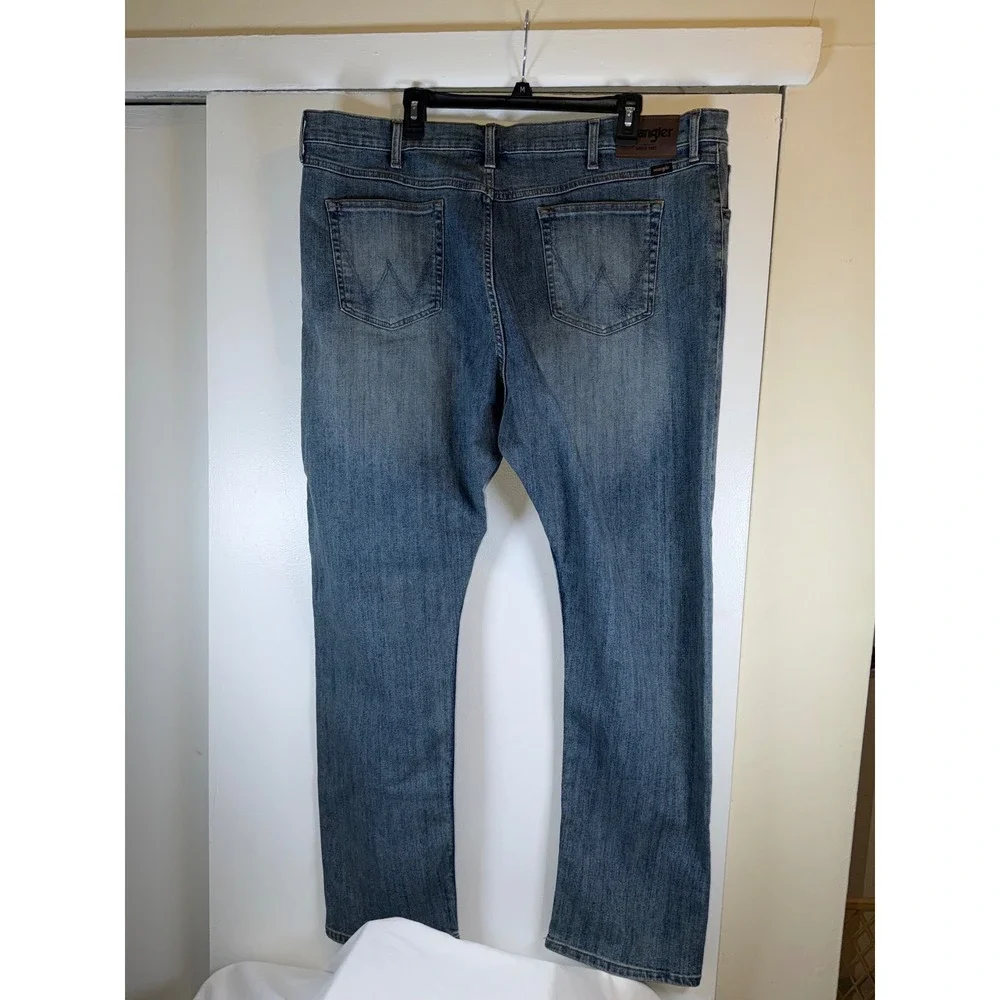 Wrangler Athletic Fit Jeans Mens 42x32 Blue Stretch Denim